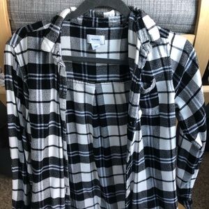 Black and white old navy flannel XL(14)